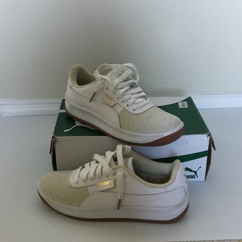 Puma Men’s Off-White and Gum Low-Top Sneakers
